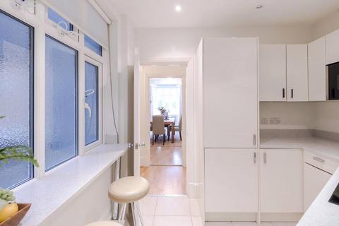 4 bedroom flat for sale, Grove Hall Court, Hall Road, St John's Wood, London