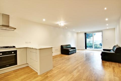 2 bedroom apartment to rent, Plaistow Lane, Bromley BR1
