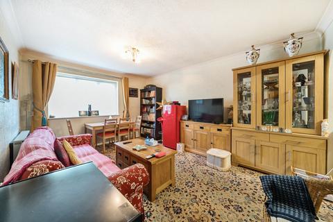 1 bedroom apartment for sale, Chatsworth Place, Mitcham CR4