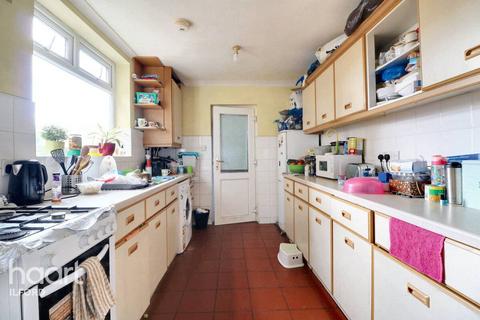 3 bedroom semi-detached house for sale, Farnham Road, Ilford