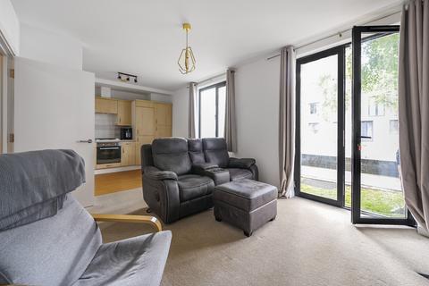 1 bedroom flat for sale, Escomb Court, Godstone Road, Whyteleafe, CR3