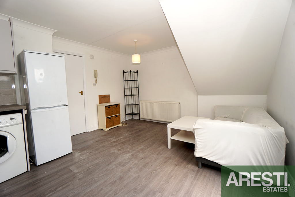 Flat C, Archway, Living Kitchen