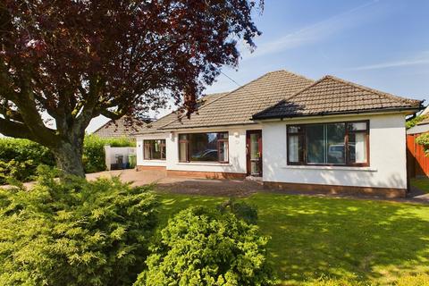 2 bedroom detached bungalow for sale, Heol Isaf, Rhiwbina, Cardiff. CF14