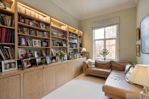 3 bedroom flat for sale, Egerton Gardens, Knightsbridge, London, SW3