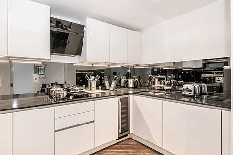 undefined, New Drum Street, Aldgate Place E1