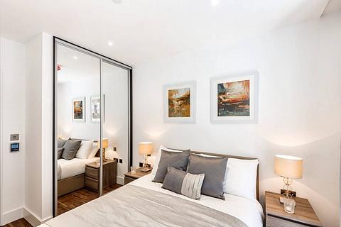 undefined, New Drum Street, Aldgate Place E1