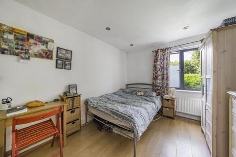 2 bedroom flat to rent, Manor Gardens Holloway N7