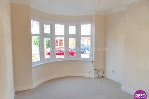 2 bedroom flat to rent, Westminster Drive, Westcliff On Sea