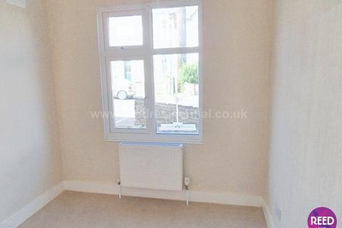 2 bedroom flat to rent, Westminster Drive, Westcliff On Sea