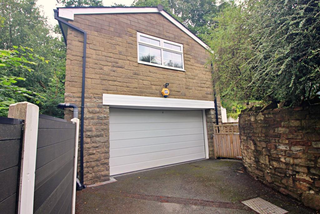 Detached Double Garage