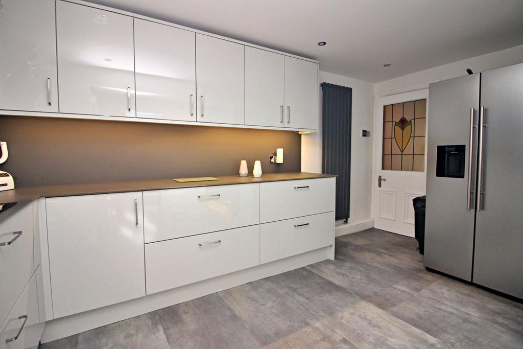 Fitted Kitchen 3