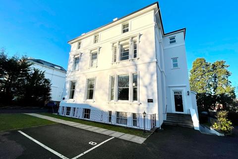 2 bedroom flat to rent, The Park, Cheltenham GL50