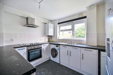 3 bedroom maisonette to rent, Hobill Walk, Surbiton, KT5