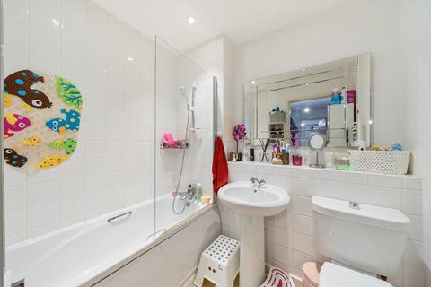 2 bedroom apartment for sale, Charlton Road, London