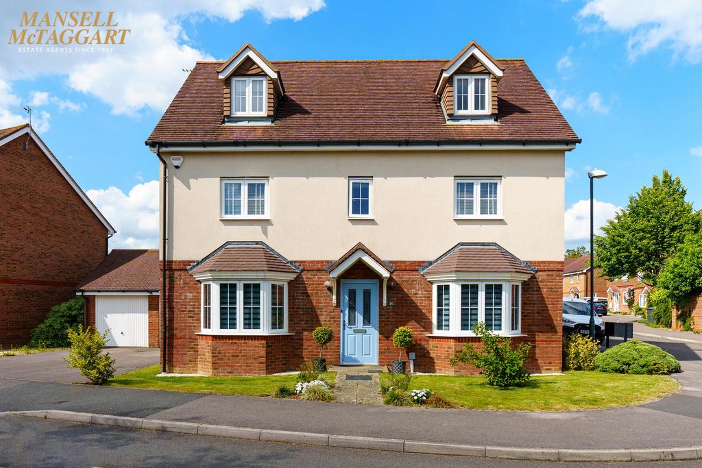 Oak Tree Drive, Hassocks, BN6 5 bed detached house for sale £850,000