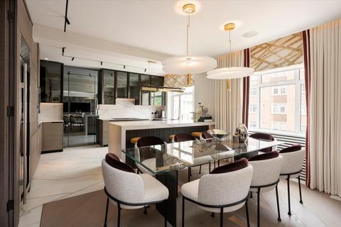 2 bedroom flat for sale, Kingston House North, Prince's Gate, London, SW7