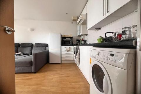 2 bedroom flat to rent, Romford Road, London E7