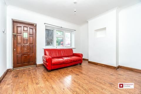 2 bedroom flat to rent, Romford Road, Manor Park, London, E12