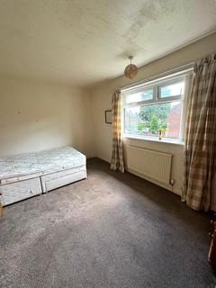 2 bedroom end of terrace house to rent, Burnby Walk, Manchester, M23