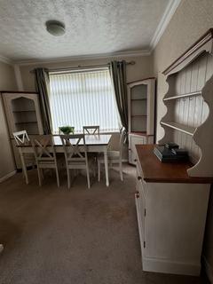 3 bedroom end of terrace house to rent, Burnby Walk, Manchester, M23