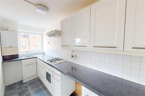 1 bedroom apartment for sale, Lynwood Close, South Woodford, E18