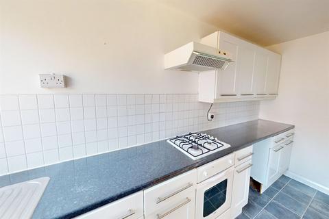 28 Lynwood Close, London, E18 1DP