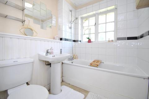 61 Chagny Close, Letchworth Garden City, SG6 4BZ