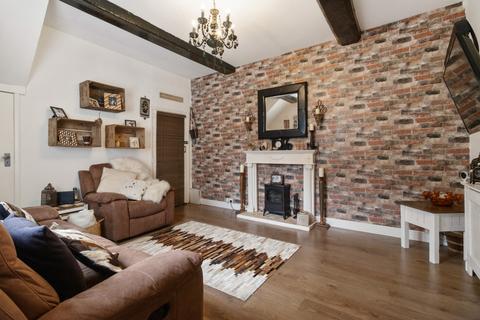 2 bedroom coach house for sale, Old Road North, Kempsey, Worcester, Worcestershire, WR5 3JZ