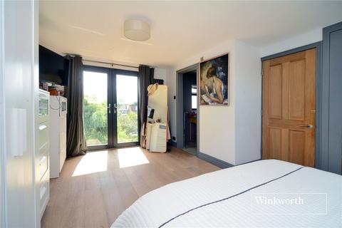 31 Lloyd Road, Worcester Park, KT4 8SA