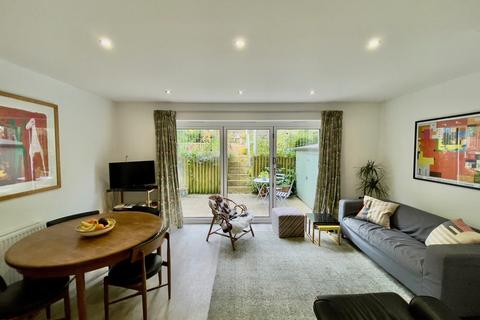 undefined, Catherines Walk, Horsforth, Leeds, West Yorkshire, LS18