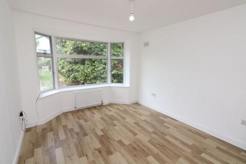 3 bedroom bungalow to rent, Stoke Road, Hoo, Rochester