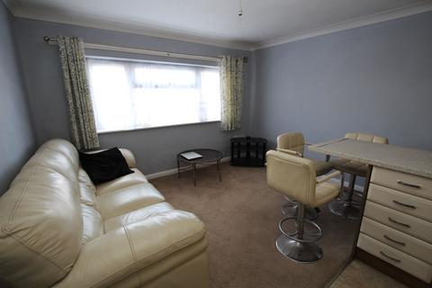 2 bedroom flat for sale, West Avenue, Clacton-on-Sea