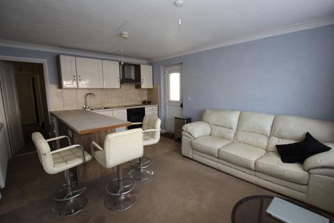 2 bedroom flat for sale, West Avenue, Clacton-on-Sea