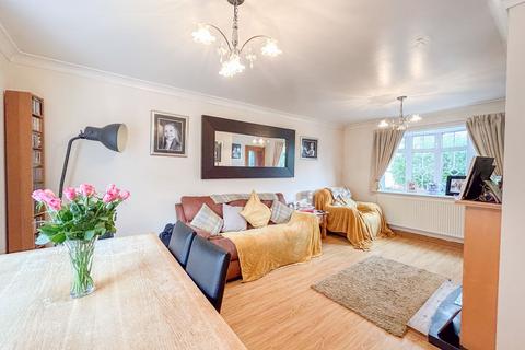 3 bedroom property for sale, Llanwern Road, Newport, NP19