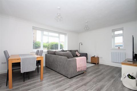 1 bedroom ground floor flat to rent, North Road, Lancing, BN15 9BE