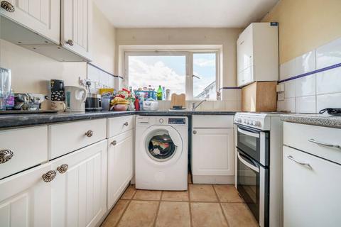 5 bedroom end of terrace house to rent, Guildford Park Avenue, Guildford, GU2