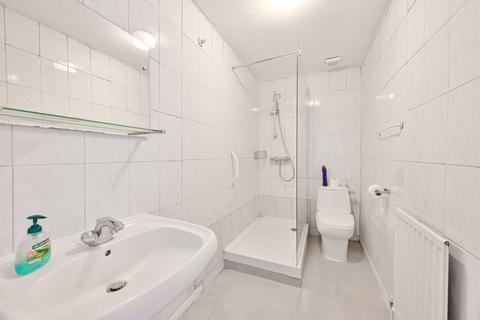 2 bedroom flat to rent, High Road, Willesden, London, NW10