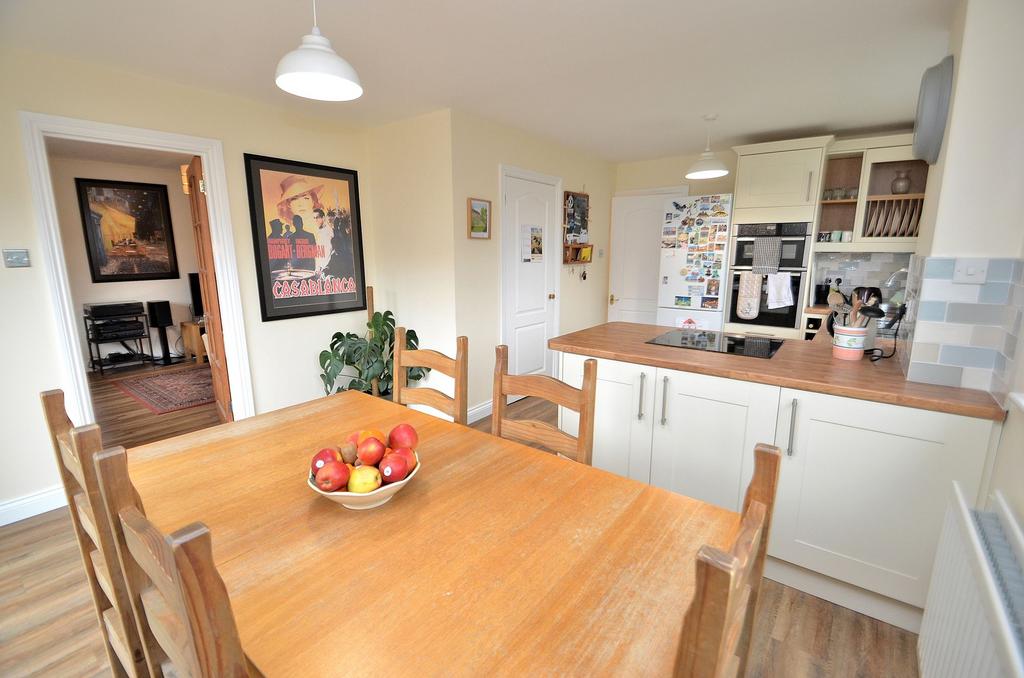 Kitchen/Breakfast Room