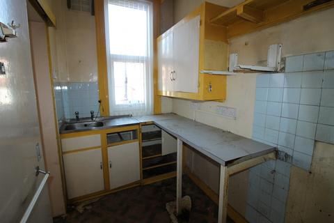 2 bedroom terraced house for sale, Berkeley Avenue, Harehills, Leeds