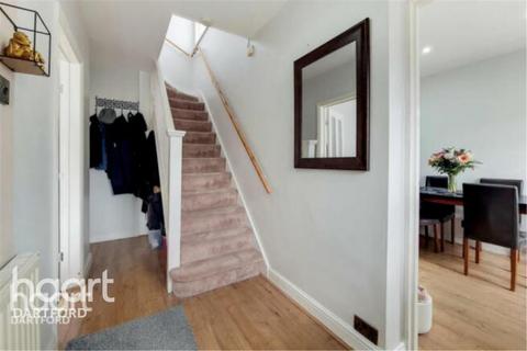 4 bedroom end of terrace house to rent, Grosvenor Crescent, DA1