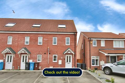 3 bedroom end of terrace house for sale, Crane Road, Kingswood, Hull, HU7 3FT