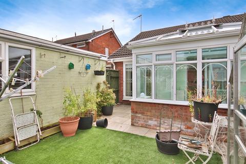 1 bedroom semi-detached bungalow for sale, Weardale, Hull, HU7 6DJ