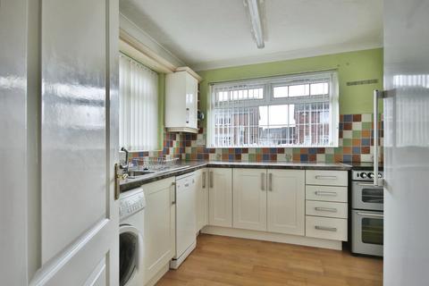 1 bedroom semi-detached bungalow for sale, Weardale, Hull, HU7 6DJ