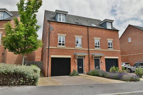 4 bedroom semi-detached house for sale, Fetlock Drive, Newbury RG14