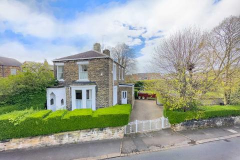 3 bedroom detached house for sale, Smithies Moor Lane, Birstall