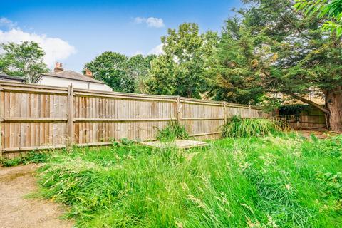 21 Adelphi Road, Epsom, KT17 1JB