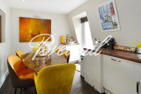 1 bedroom penthouse for sale, Dawes Road, London