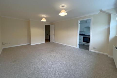 2 bedroom apartment to rent, Lorne Gardens, Woking GU21