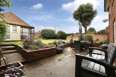 3 bedroom end of terrace house for sale, Stour Avenue, Felixstowe, Suffolk, IP11