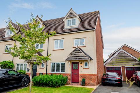 4 bedroom end of terrace house for sale, Worcestershire WR2